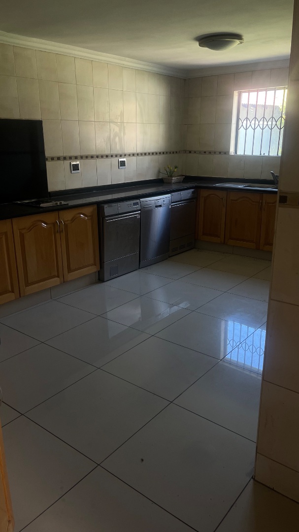 To Let 5 Bedroom Property for Rent in Westdene Gauteng