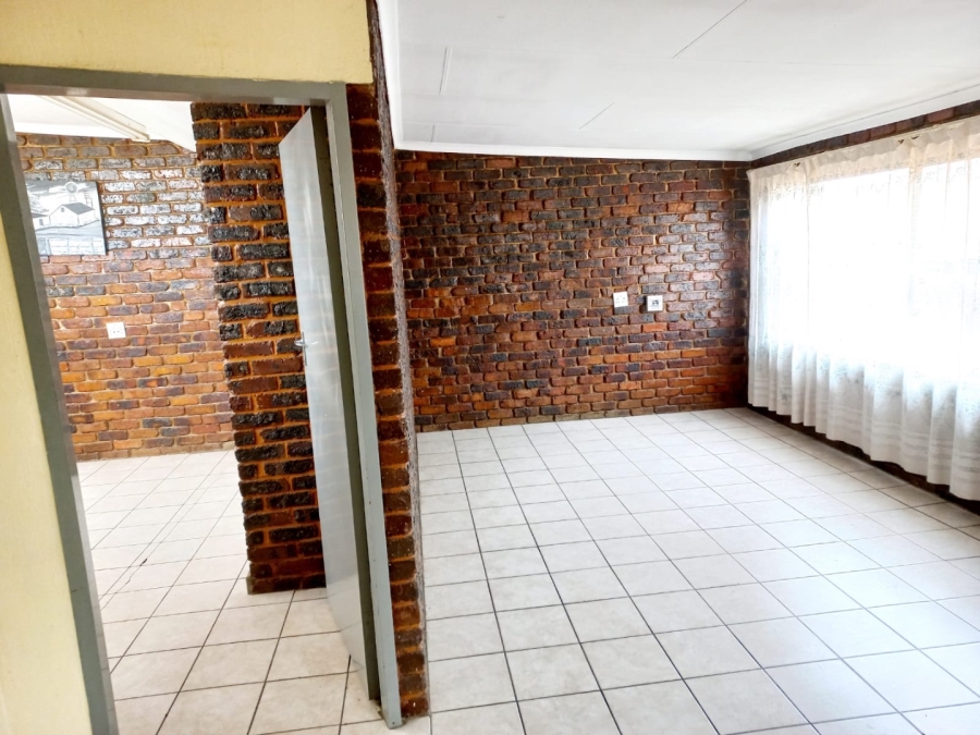 To Let 1 Bedroom Property for Rent in Putfontein Gauteng