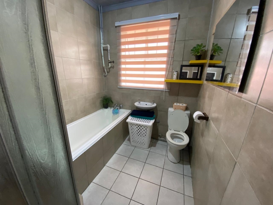 2 Bedroom Property for Sale in Florida Gauteng