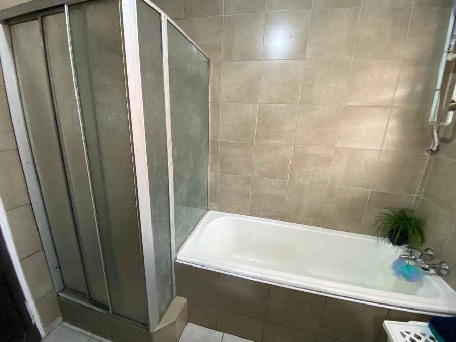 2 Bedroom Property for Sale in Florida Gauteng