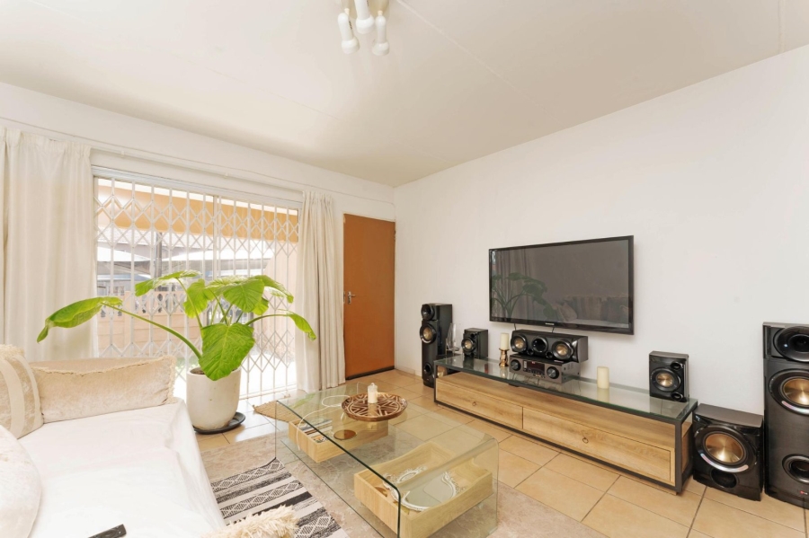2 Bedroom Property for Sale in Vorna Valley Gauteng