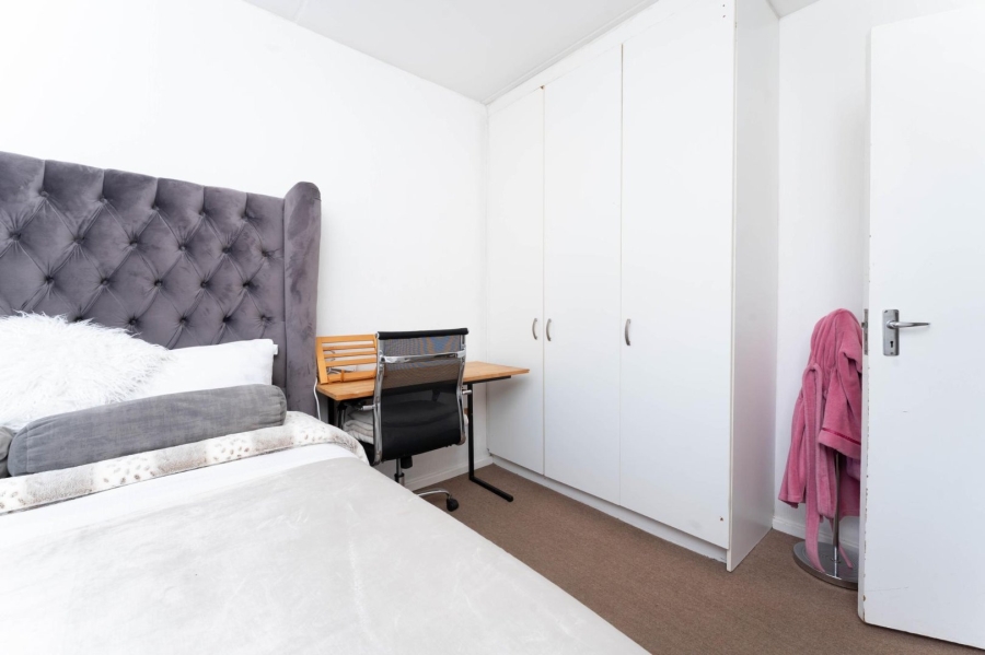 2 Bedroom Property for Sale in Vorna Valley Gauteng