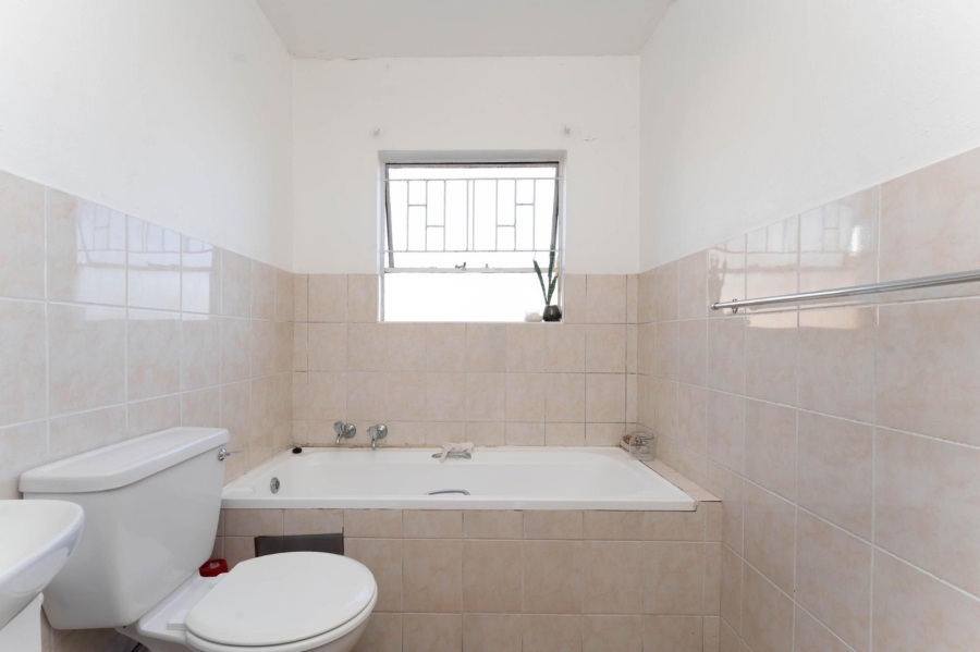 2 Bedroom Property for Sale in Vorna Valley Gauteng