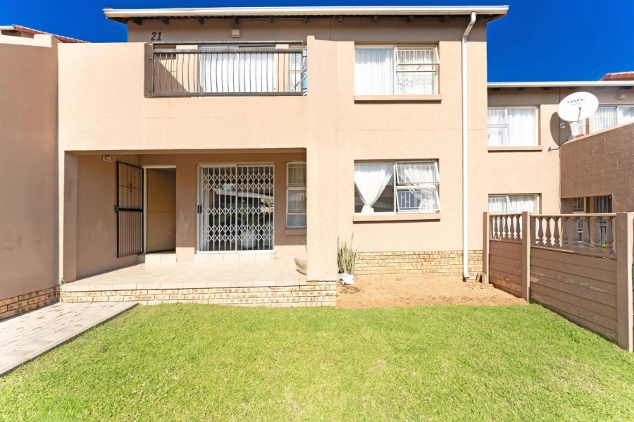 2 Bedroom Property for Sale in Vorna Valley Gauteng