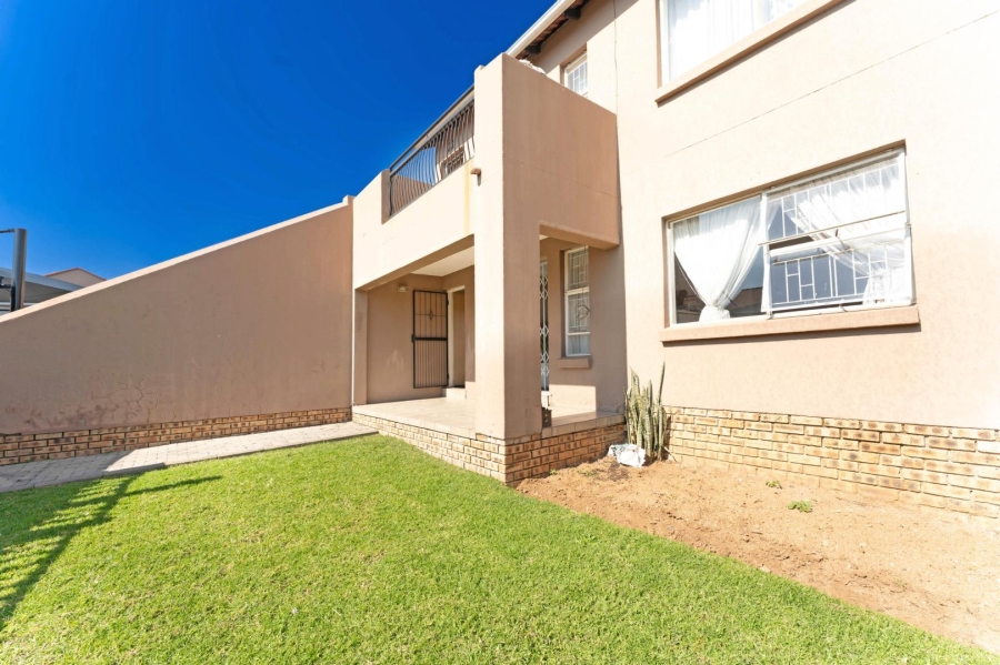 2 Bedroom Property for Sale in Vorna Valley Gauteng