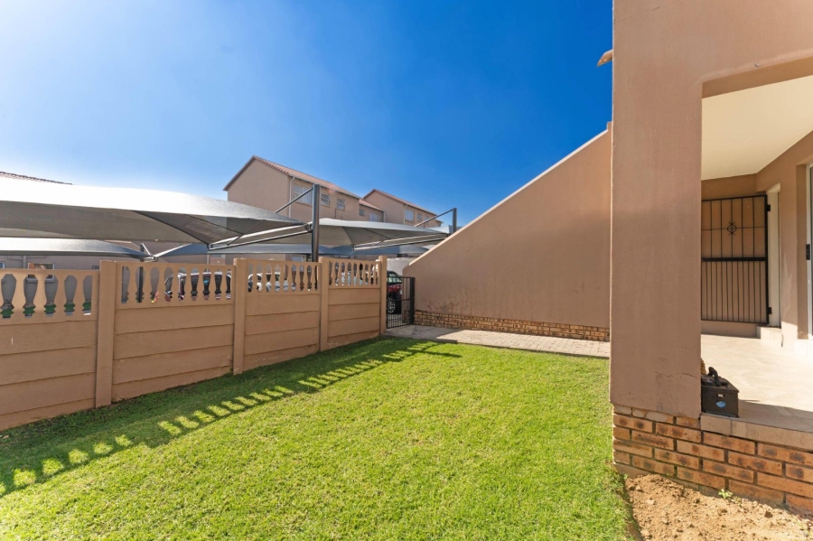 2 Bedroom Property for Sale in Vorna Valley Gauteng