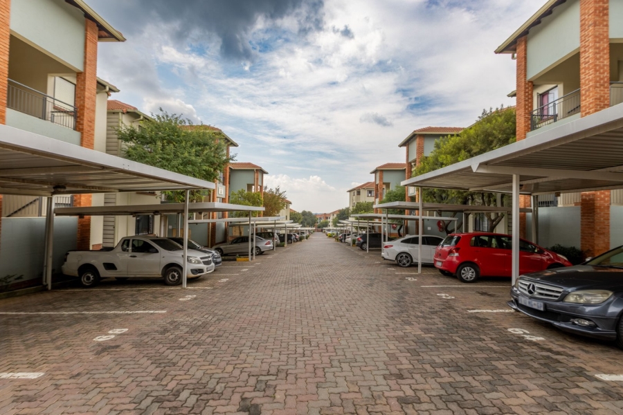 2 Bedroom Property for Sale in Greenstone Hill Gauteng