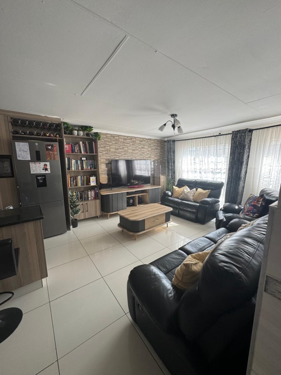 To Let 3 Bedroom Property for Rent in Ravenswood Gauteng