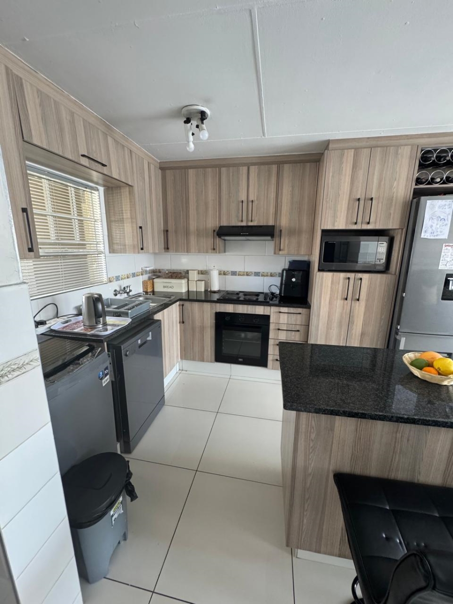 To Let 3 Bedroom Property for Rent in Ravenswood Gauteng