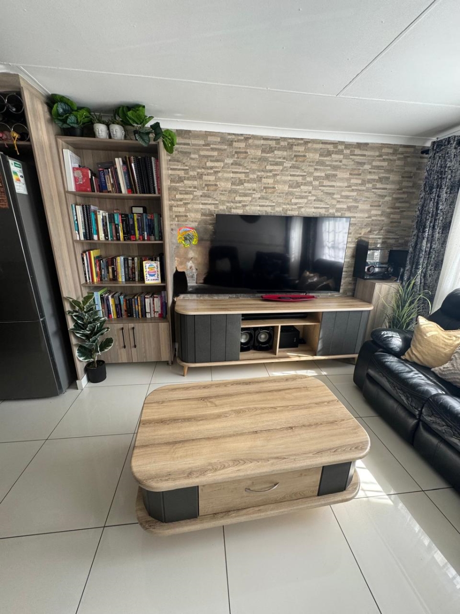 To Let 3 Bedroom Property for Rent in Ravenswood Gauteng