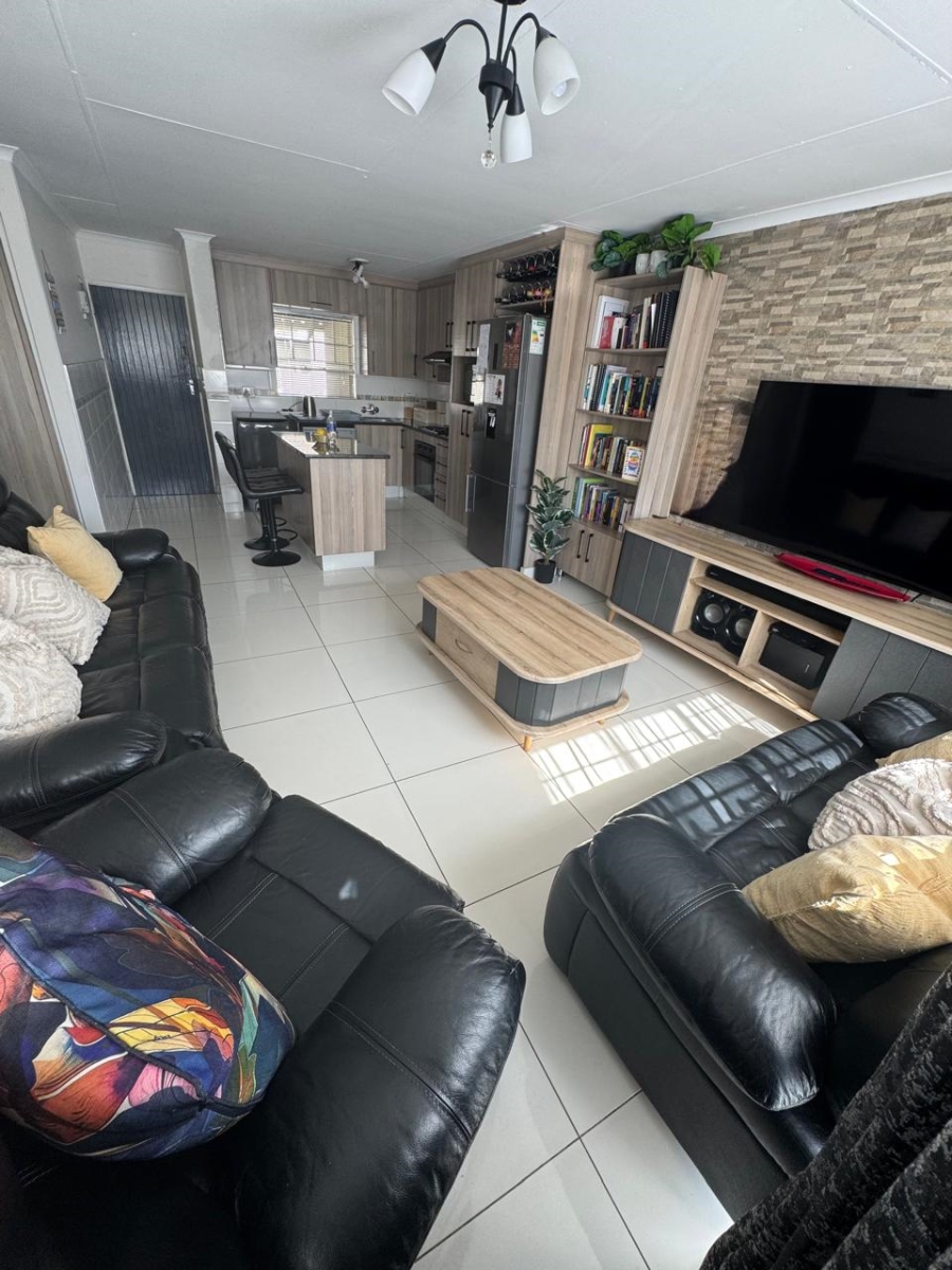 To Let 3 Bedroom Property for Rent in Ravenswood Gauteng