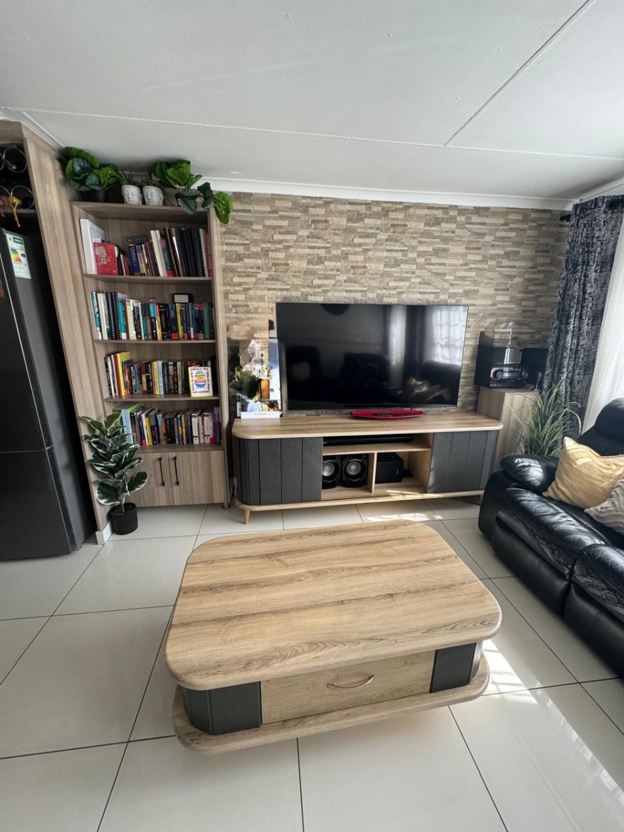 To Let 3 Bedroom Property for Rent in Ravenswood Gauteng