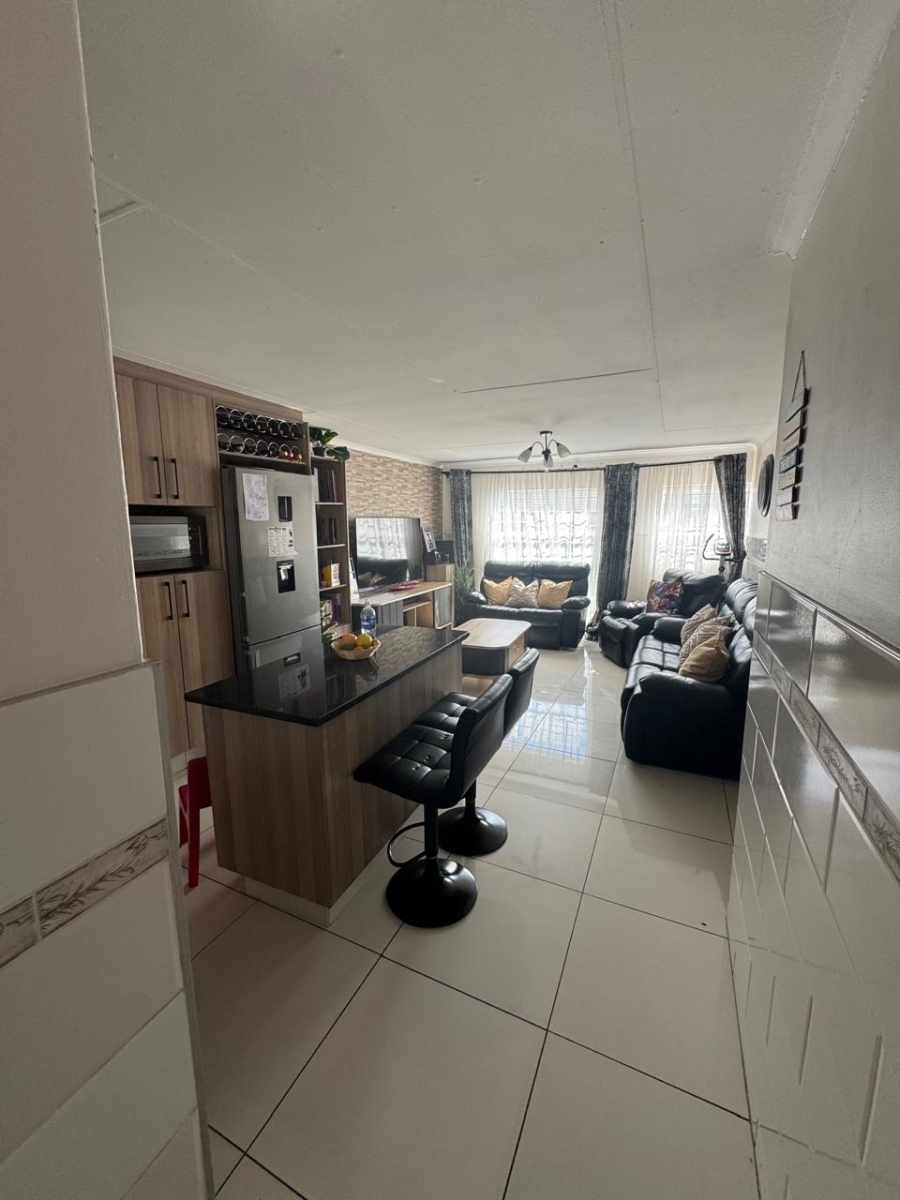 To Let 3 Bedroom Property for Rent in Ravenswood Gauteng