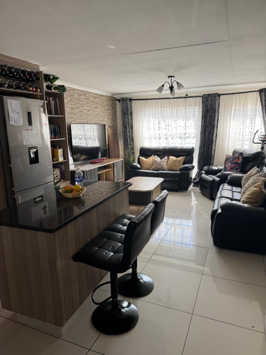 To Let 3 Bedroom Property for Rent in Ravenswood Gauteng