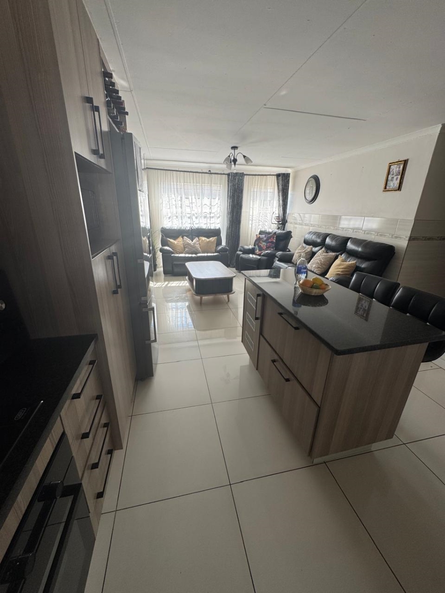 To Let 3 Bedroom Property for Rent in Ravenswood Gauteng