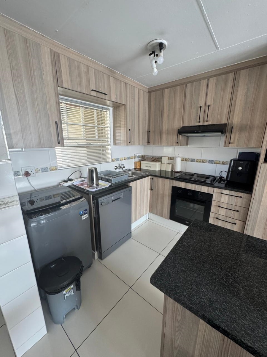 To Let 3 Bedroom Property for Rent in Ravenswood Gauteng