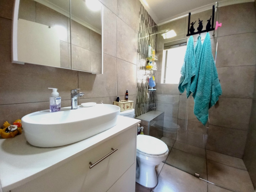 2 Bedroom Property for Sale in Greenstone Hill Gauteng