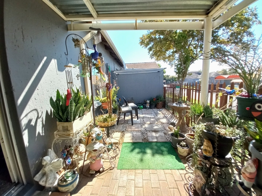 2 Bedroom Property for Sale in Greenstone Hill Gauteng