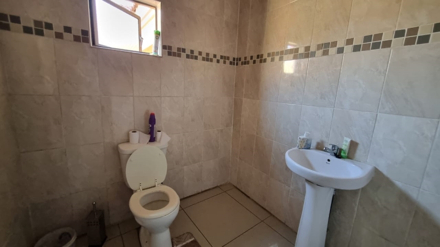 4 Bedroom Property for Sale in Mountain View Gauteng