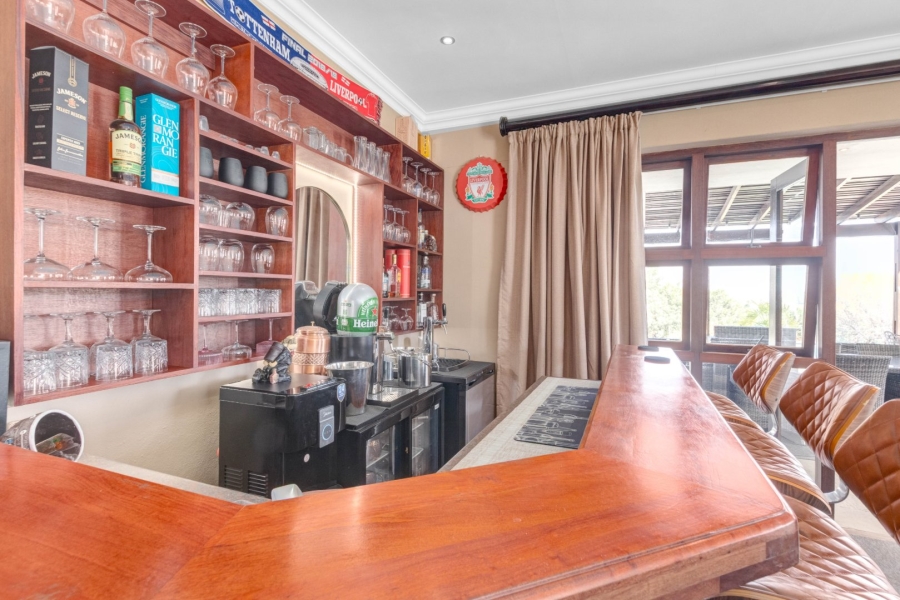 7 Bedroom Property for Sale in Saddlebrook Estate Gauteng