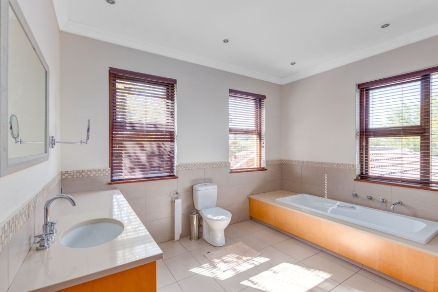 7 Bedroom Property for Sale in Saddlebrook Estate Gauteng