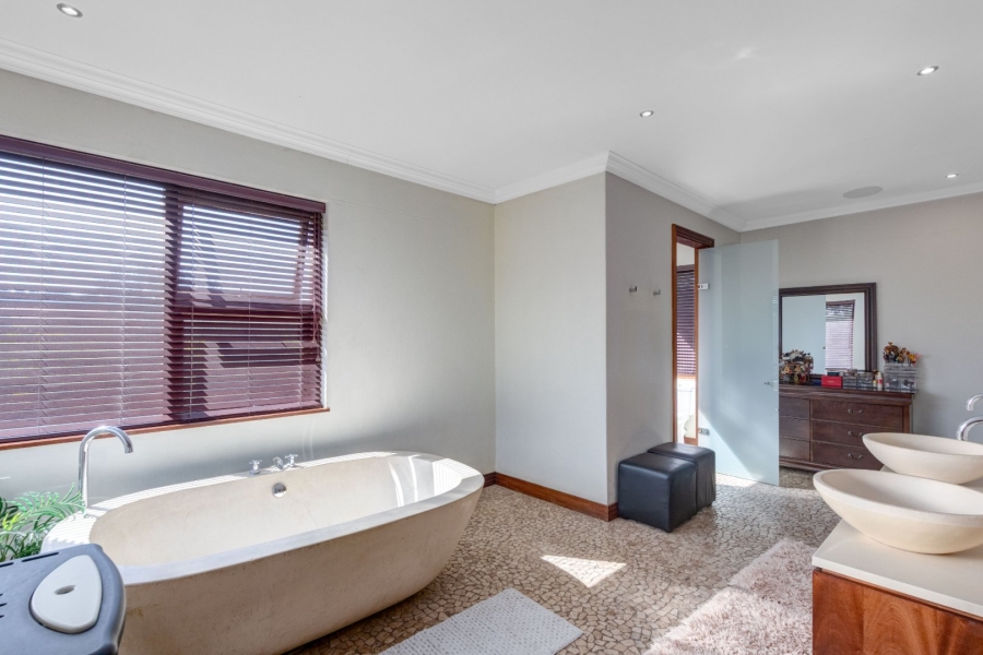 7 Bedroom Property for Sale in Saddlebrook Estate Gauteng
