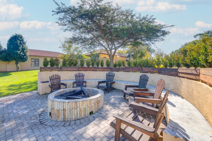 7 Bedroom Property for Sale in Saddlebrook Estate Gauteng