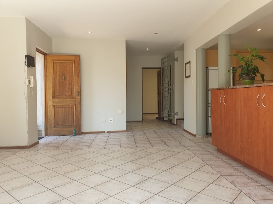 To Let 2 Bedroom Property for Rent in Oaklands Gauteng