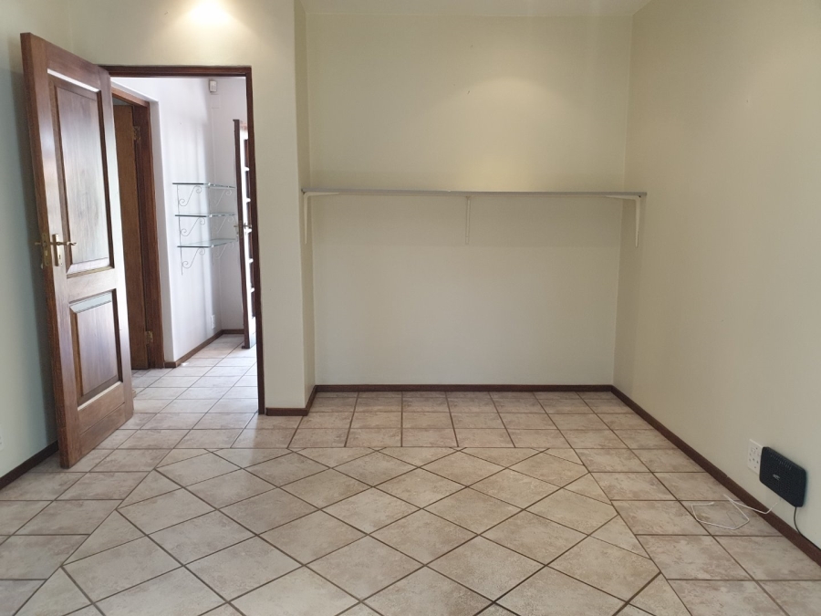 To Let 2 Bedroom Property for Rent in Oaklands Gauteng