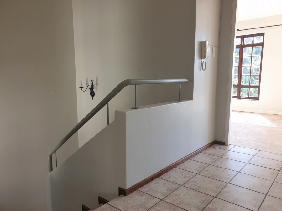 To Let 2 Bedroom Property for Rent in Oaklands Gauteng
