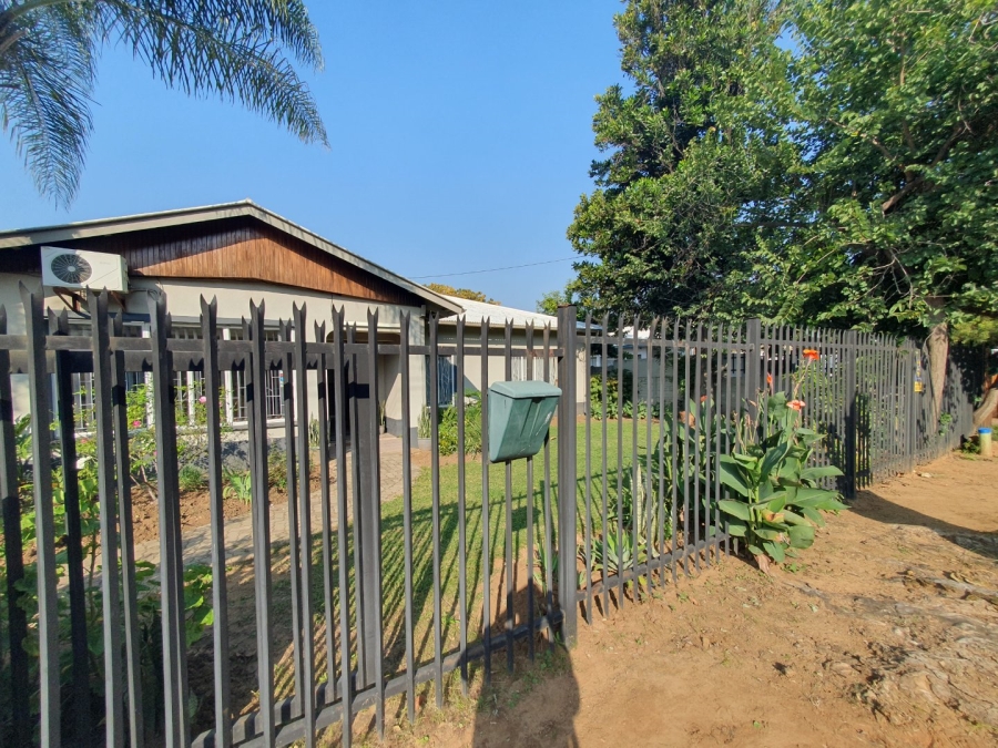  Bedroom Property for Sale in Pretoria North Gauteng