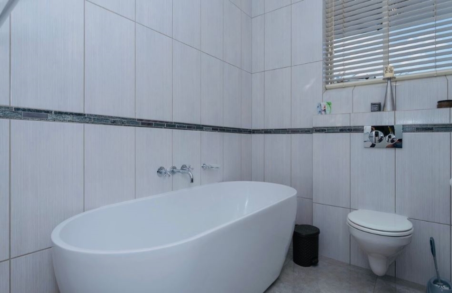 2 Bedroom Property for Sale in Bedford Gardens Gauteng