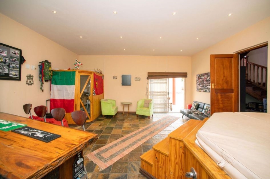 4 Bedroom Property for Sale in Highway Gardens Gauteng