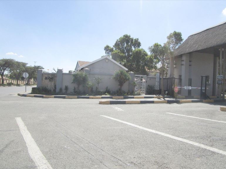 2 Bedroom Property for Sale in Greenstone Hill Gauteng
