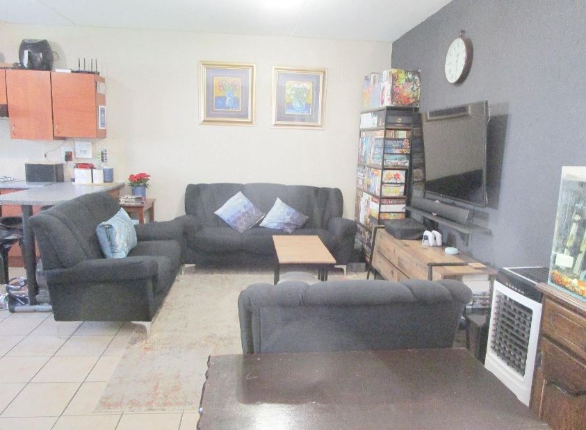 2 Bedroom Property for Sale in Greenstone Hill Gauteng