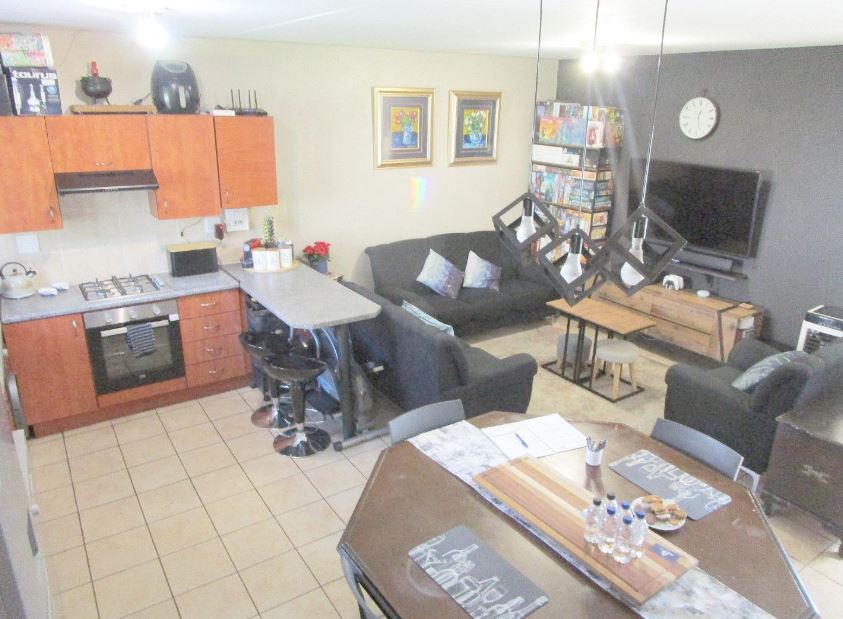 2 Bedroom Property for Sale in Greenstone Hill Gauteng