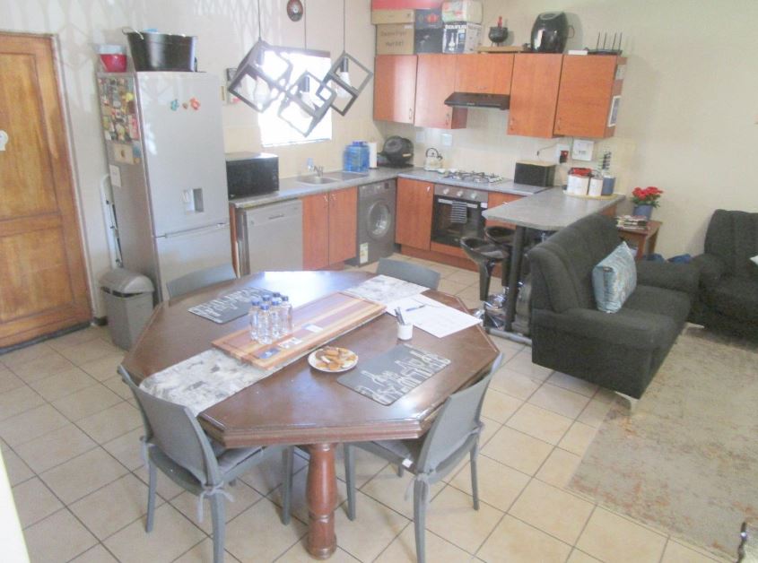 2 Bedroom Property for Sale in Greenstone Hill Gauteng