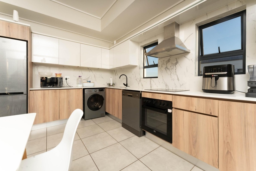 To Let 2 Bedroom Property for Rent in Waterfall Heights Gauteng