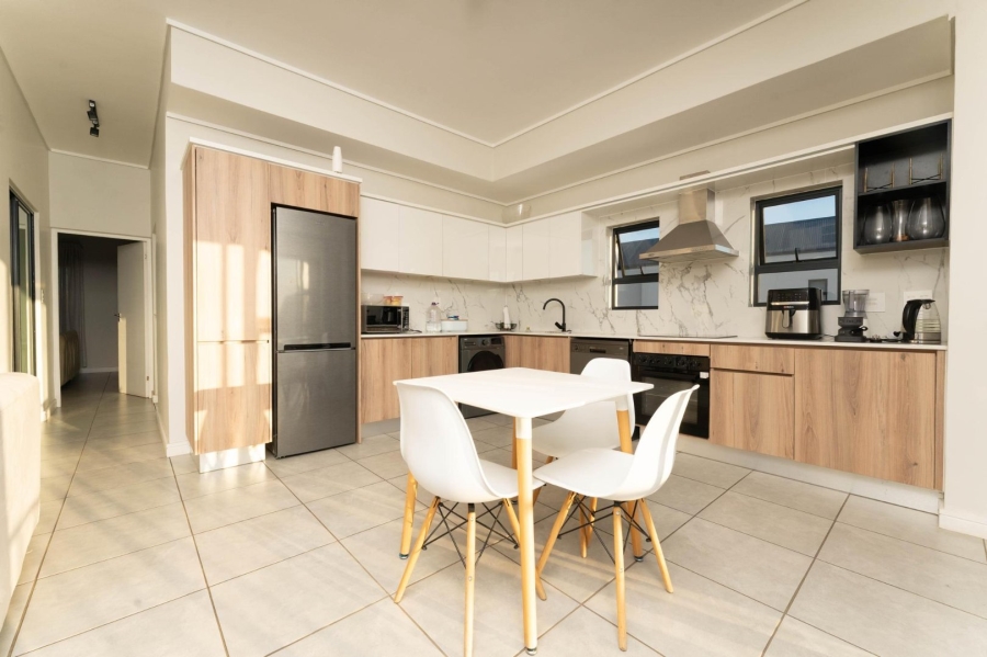 To Let 2 Bedroom Property for Rent in Waterfall Heights Gauteng