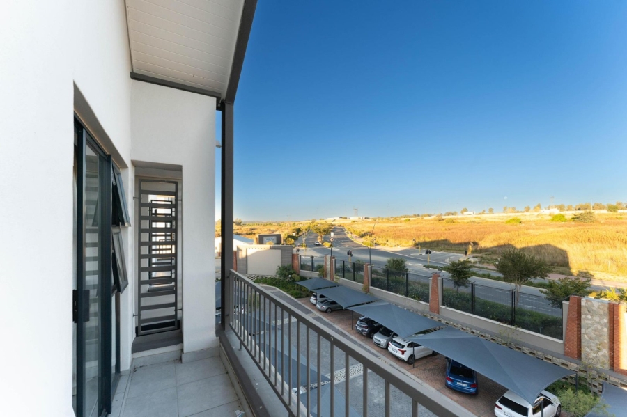 To Let 2 Bedroom Property for Rent in Waterfall Heights Gauteng