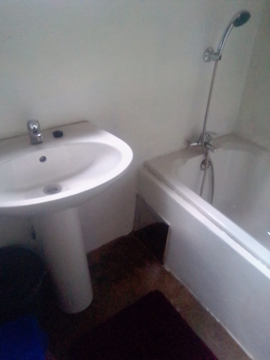 3 Bedroom Property for Sale in Lakeside Gauteng