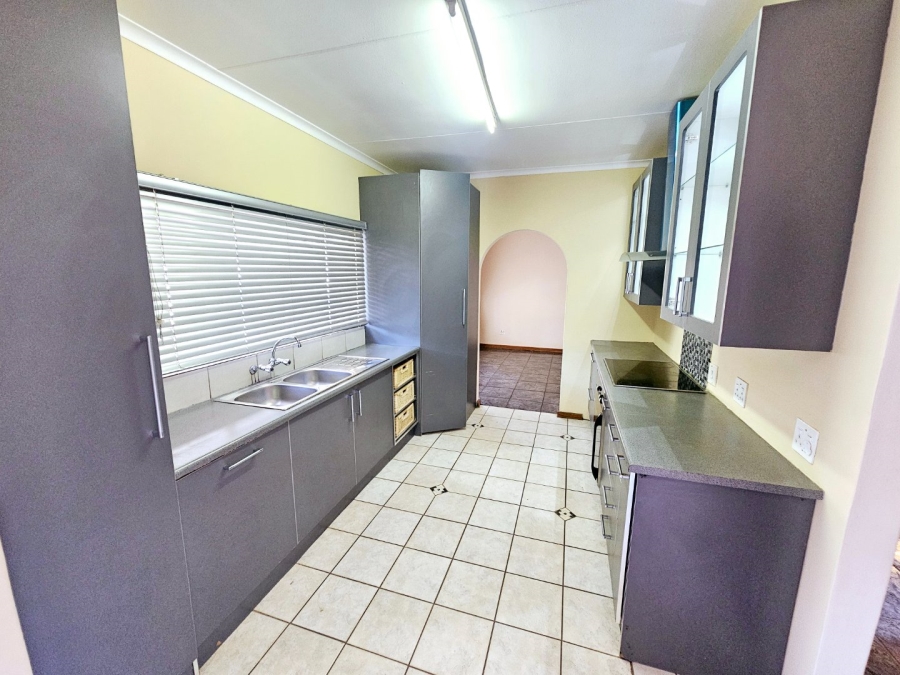 To Let 4 Bedroom Property for Rent in Heuweloord Gauteng