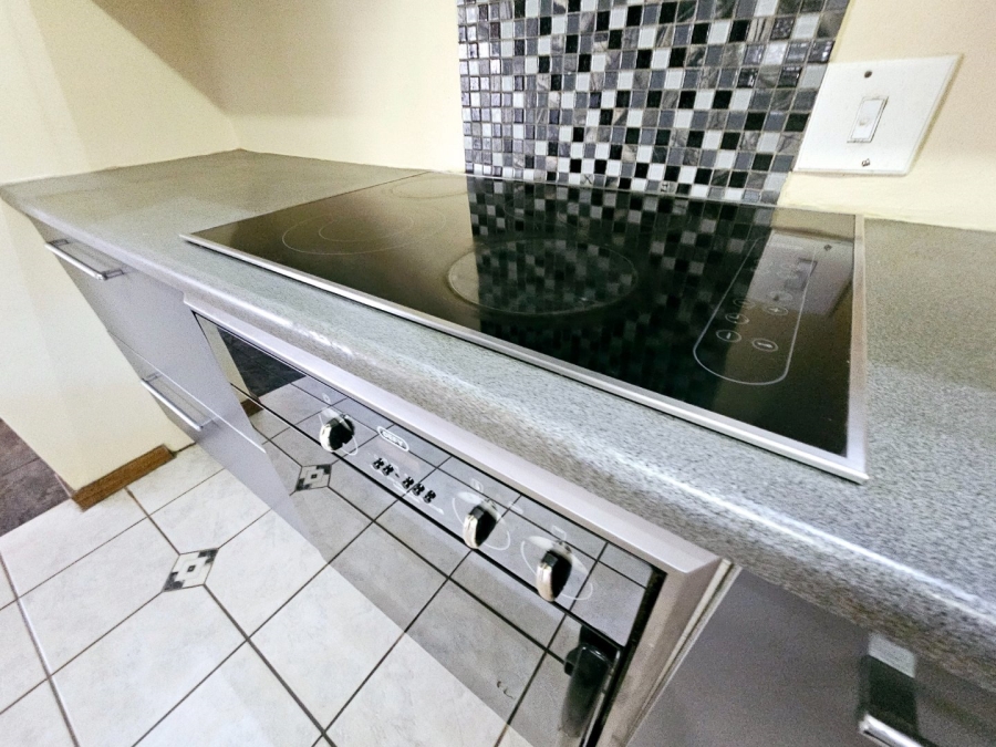 To Let 4 Bedroom Property for Rent in Heuweloord Gauteng