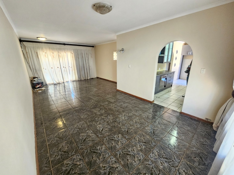 To Let 4 Bedroom Property for Rent in Heuweloord Gauteng
