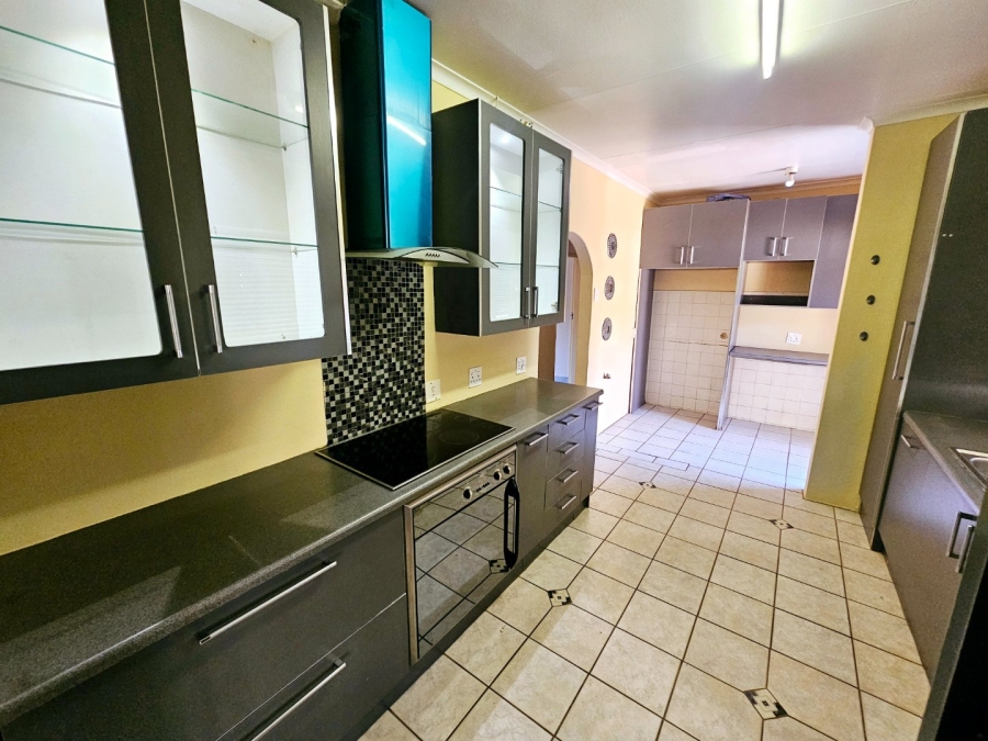 To Let 4 Bedroom Property for Rent in Heuweloord Gauteng