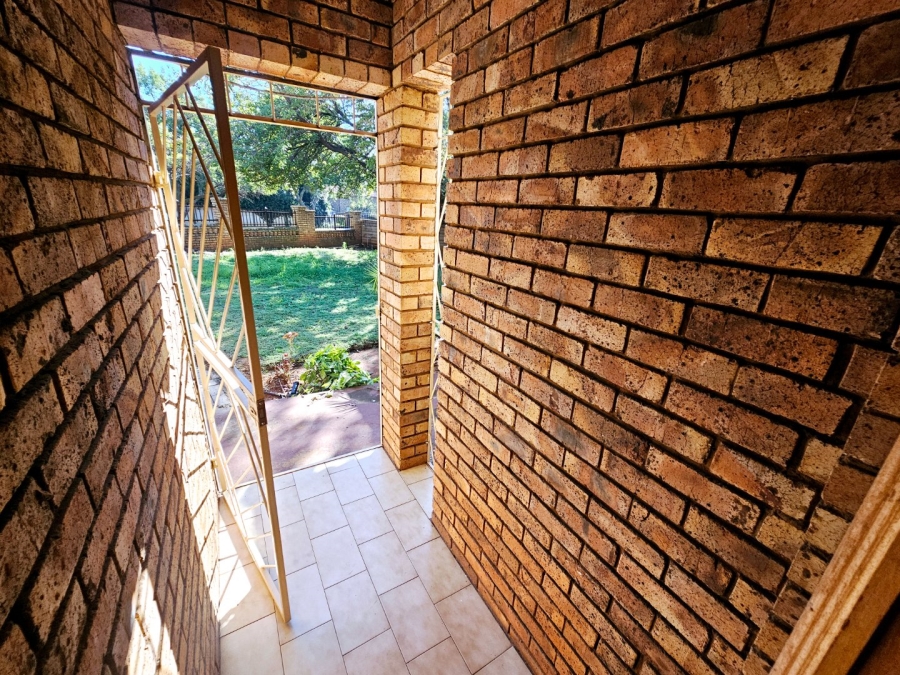 To Let 4 Bedroom Property for Rent in Heuweloord Gauteng