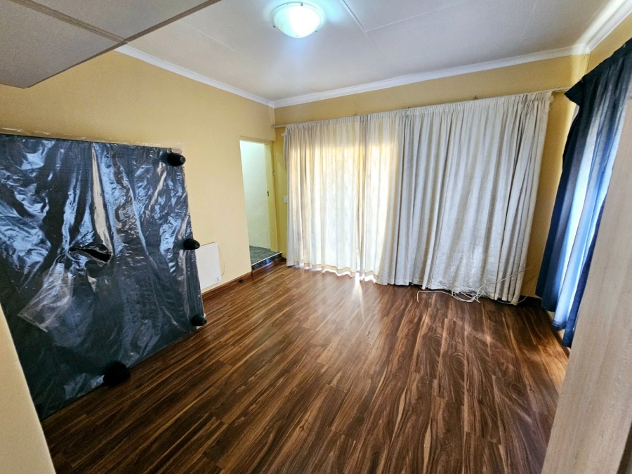 To Let 4 Bedroom Property for Rent in Heuweloord Gauteng