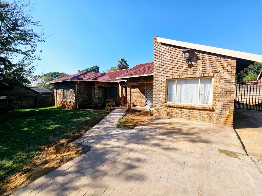 To Let 4 Bedroom Property for Rent in Heuweloord Gauteng