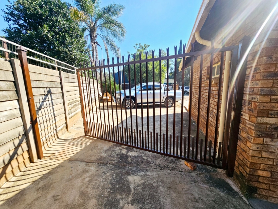 To Let 4 Bedroom Property for Rent in Heuweloord Gauteng