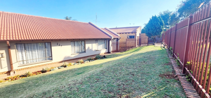 4 Bedroom Property for Sale in Laudium Gauteng